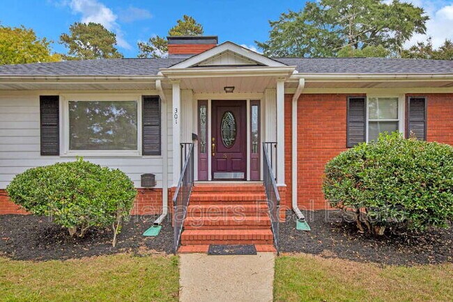 Building Photo - 301 Fairfield Rd