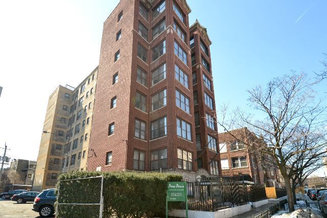 Foto principal - 941 W Carmen Ave