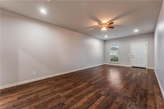 Building Photo - 317 Copper Oaks Dr