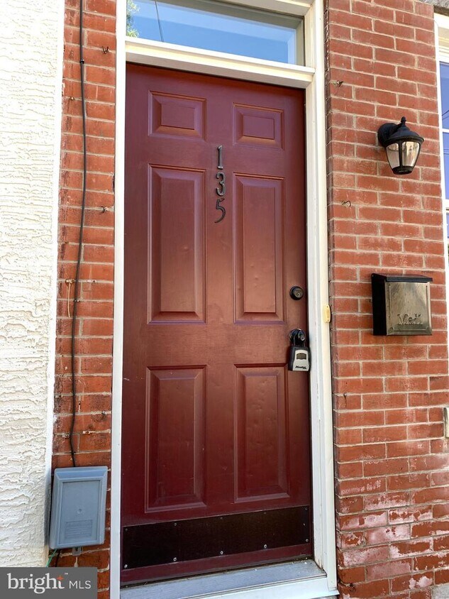 135 Kingsley St, Philadelphia, PA 19127 House for Rent in