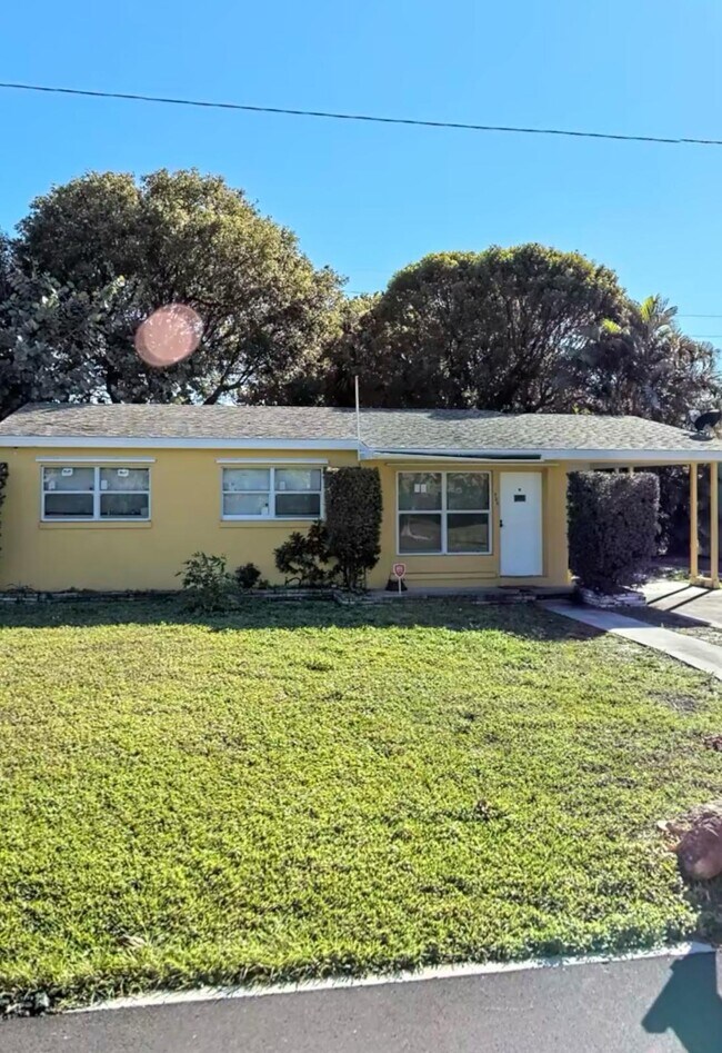 Building Photo - 525 Virginia Dr