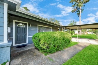 Building Photo - 10021 Hazelhurst Dr