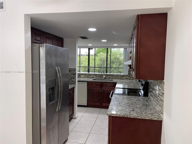 Building Photo - 2961 SW 87th Ave