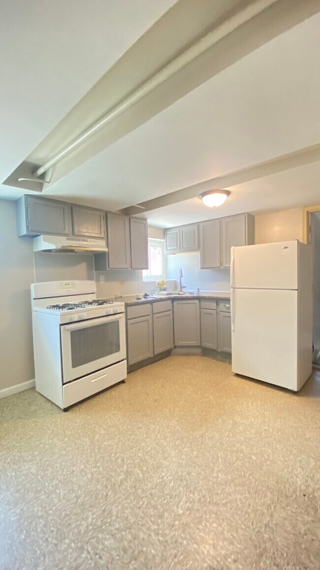 Building Photo - 4933 W Schubert Ave