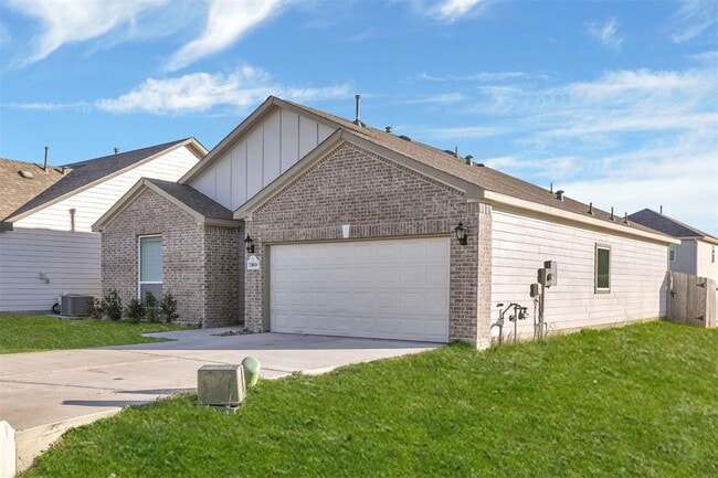 Building Photo - 13010 Laura Lake Dr