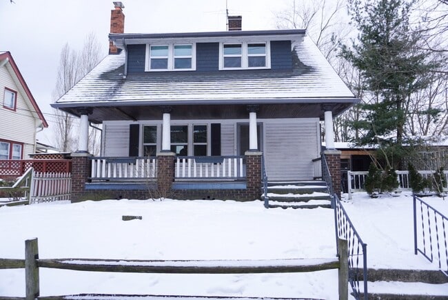 Building Photo - 2041 Treadway Ave