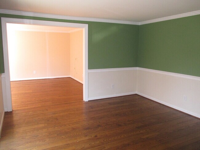 Foto del edificio - Enormous 5BR/3.5BA EOG Townhome in Gaither...