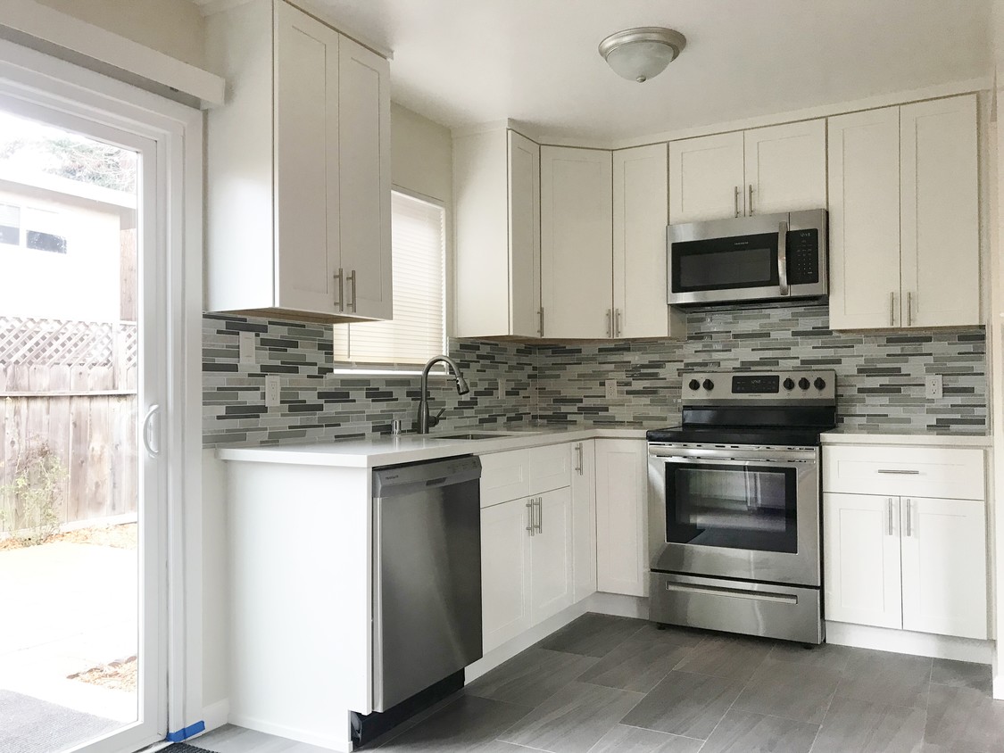 Primary Photo - 227 Madrone St