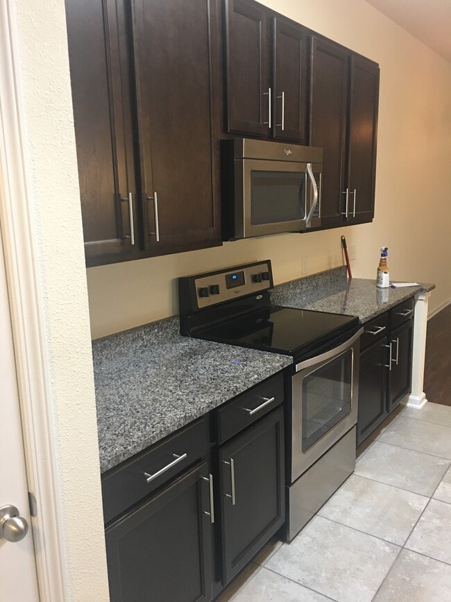 Kit w/ SS appliances - 117 Golden Lake Loop