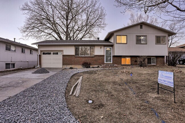 Students Welcome! 5 Bedroom home in West Fort Collins - Students Welcome!  5 Bedroom home in West Fort Collins