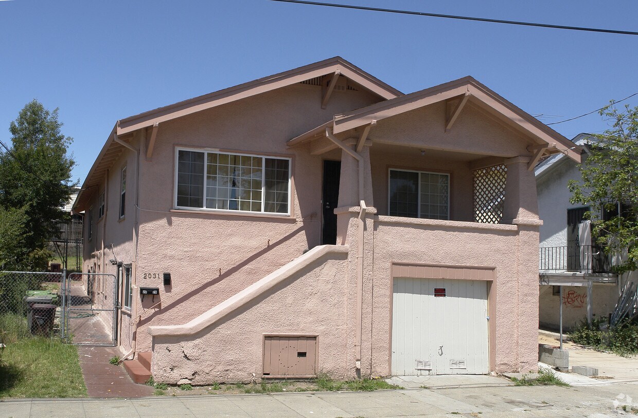 Primary Photo - 2031 Vicksburg Ave