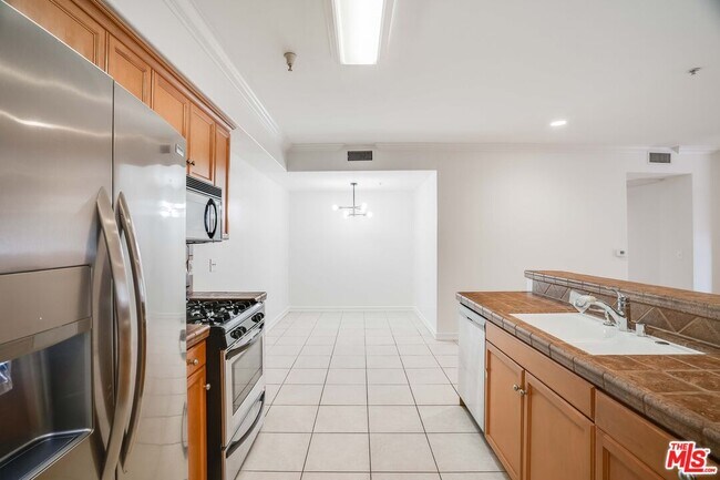 Foto del edificio - 2335 S Bentley Ave