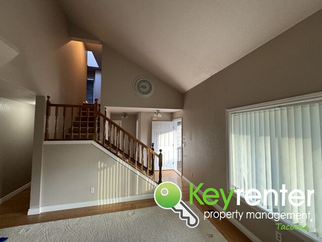 Foto del edificio - Lakewood Magnificent 4Bed/2.5Bath House!