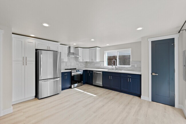 Foto del edificio - 14340 Ashworth Ave N