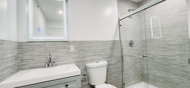 Foto del edificio - 30 Howe Ave