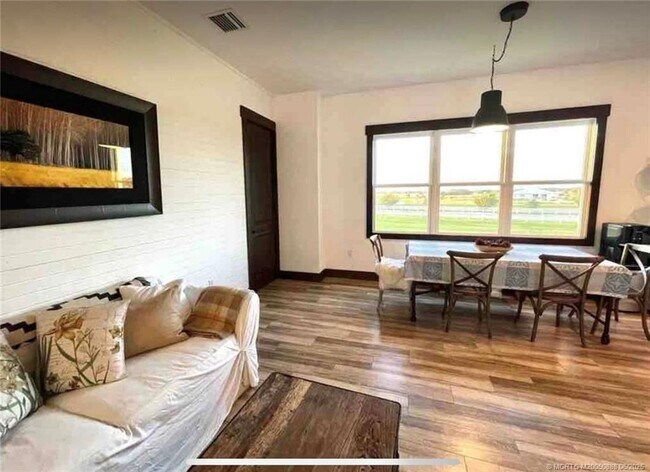 Foto del edificio - 6700 Wilderness Way