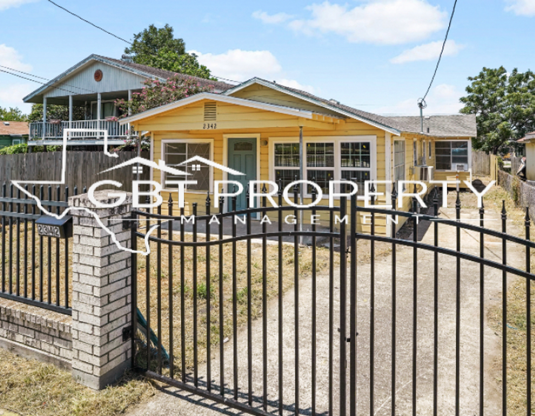 Primary Photo - Fully Renovated 4 bedrooms 2 bathrooms!