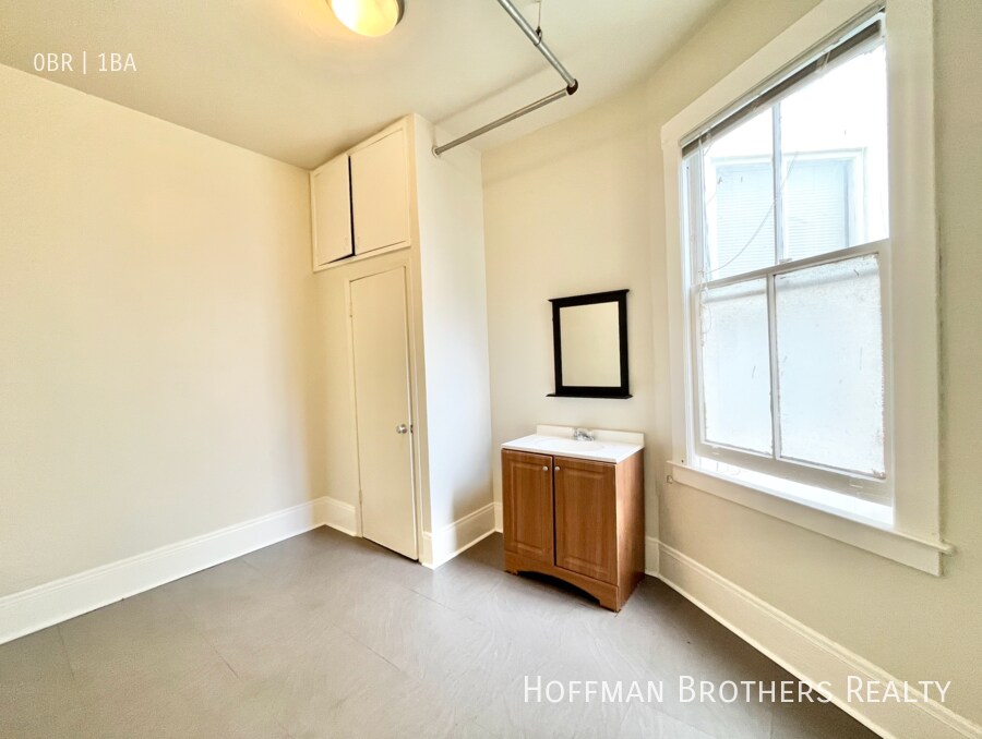 Foto principal - 124 Waverly Pl