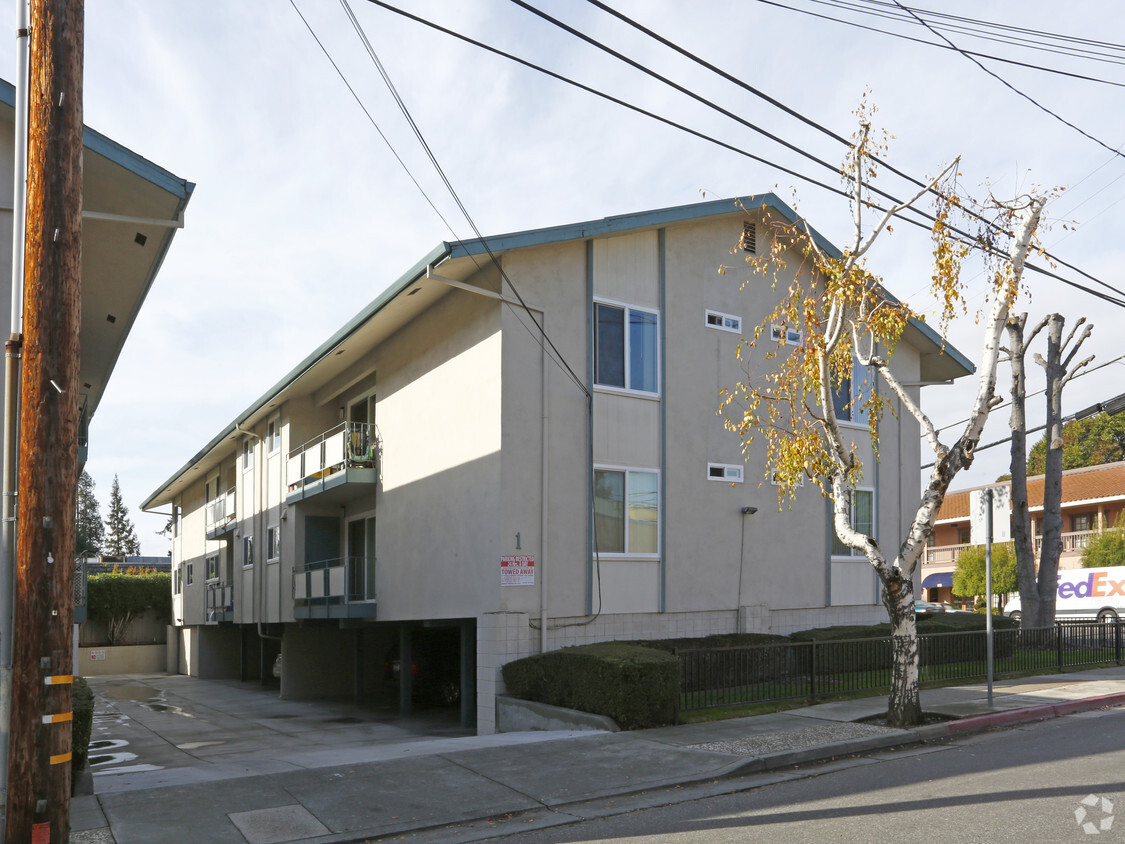 Building Photo - Curtiss Manor Apartments