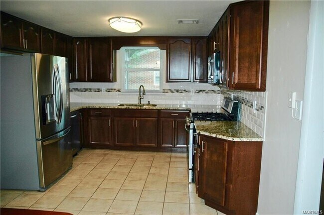 Building Photo - 3407 Loch Haven Rd