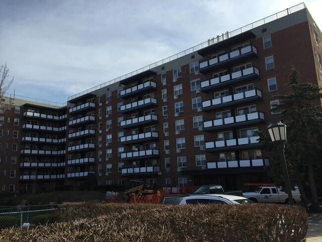Building Photo - 1670 Bell Blvd - 1670 Bell Blvd
