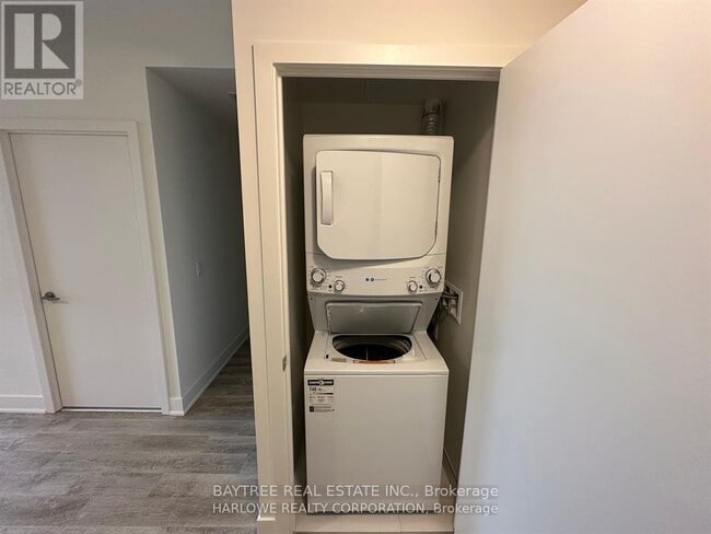 Building Photo - 185 Deerfield Rd