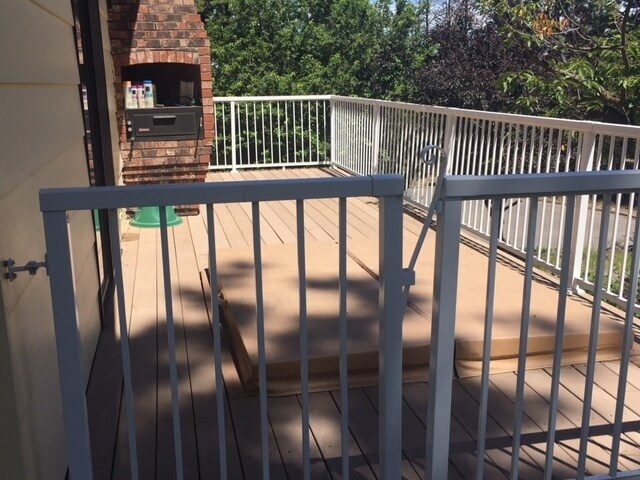 Building Photo - 3+ Bedroom, 3 Bath Available in quiet Spok...