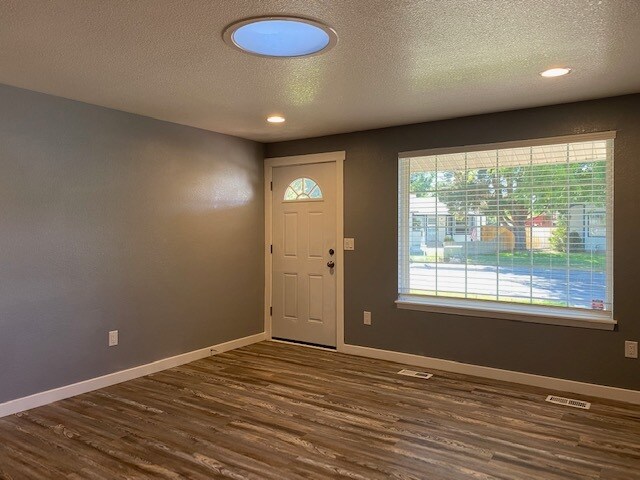 Foto del edificio - 406 N Shady Grove Pl