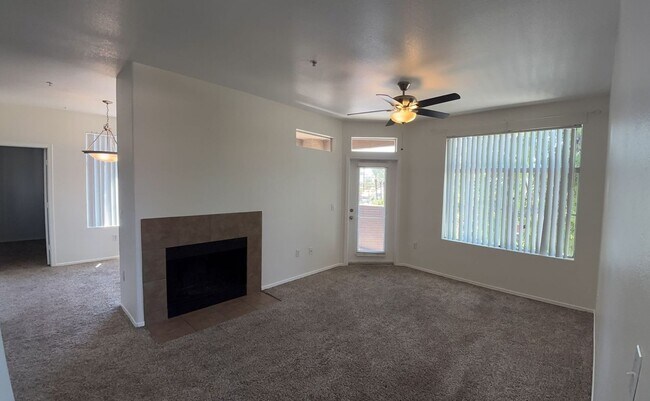 Foto del edificio - 3830 E Lakewood Pkwy E