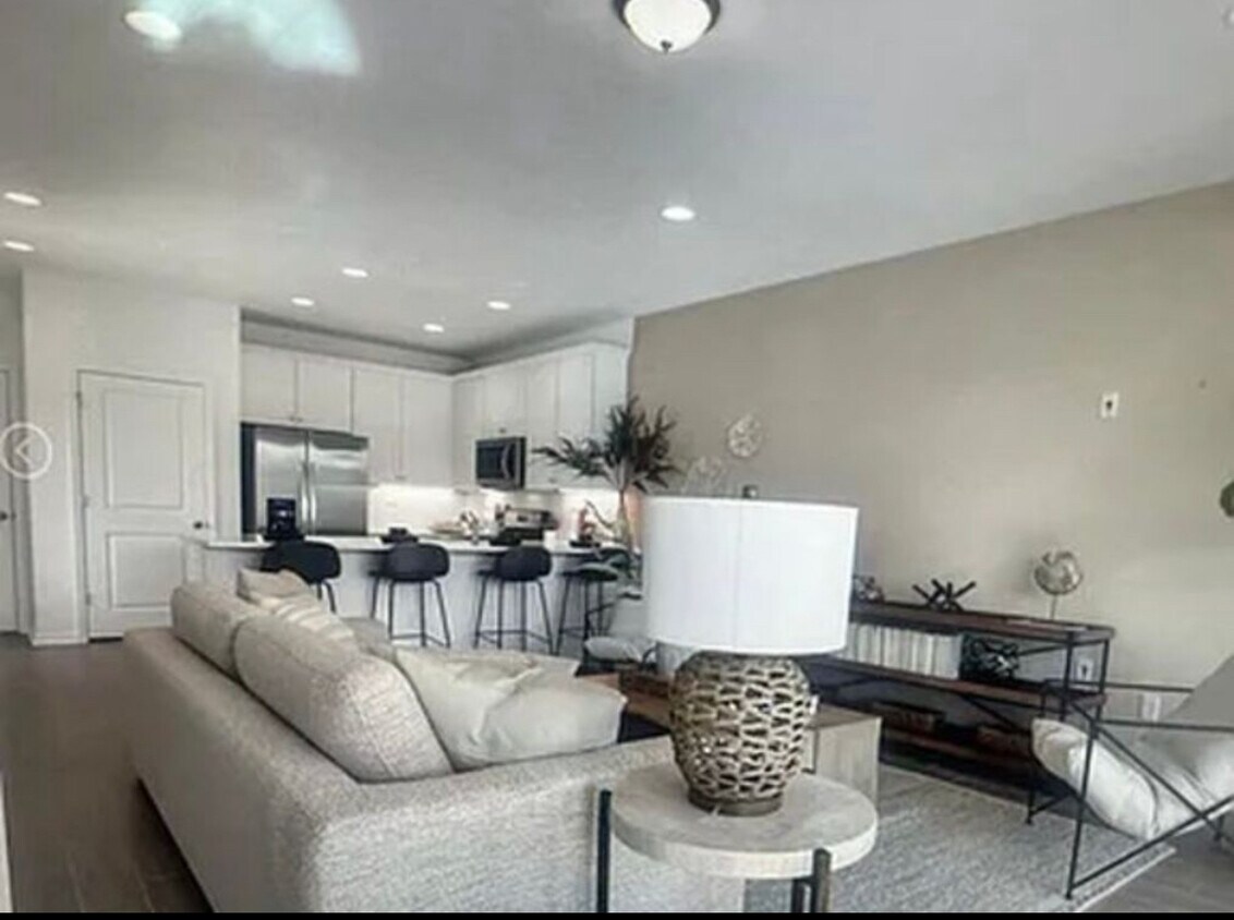 Foto principal - 54 Thurnham Ln