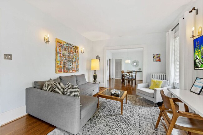 Foto del edificio - 536 Hawthorne Ln