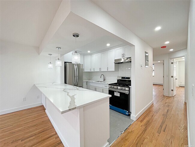 Building Photo - 25-36-36 21st St