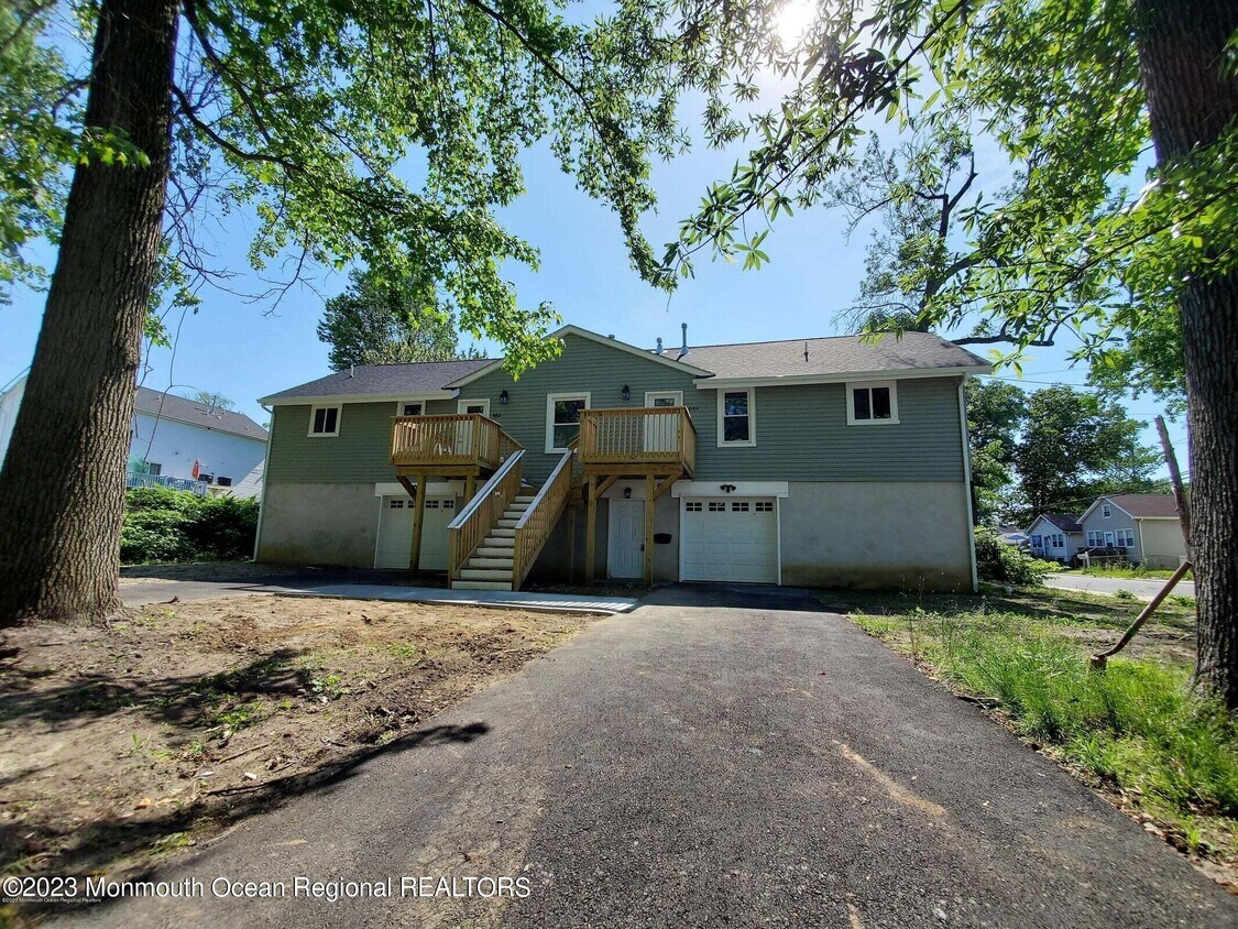 66 Beaconlight Ave, Keansburg, NJ 07734 Townhome Rentals in Keansburg