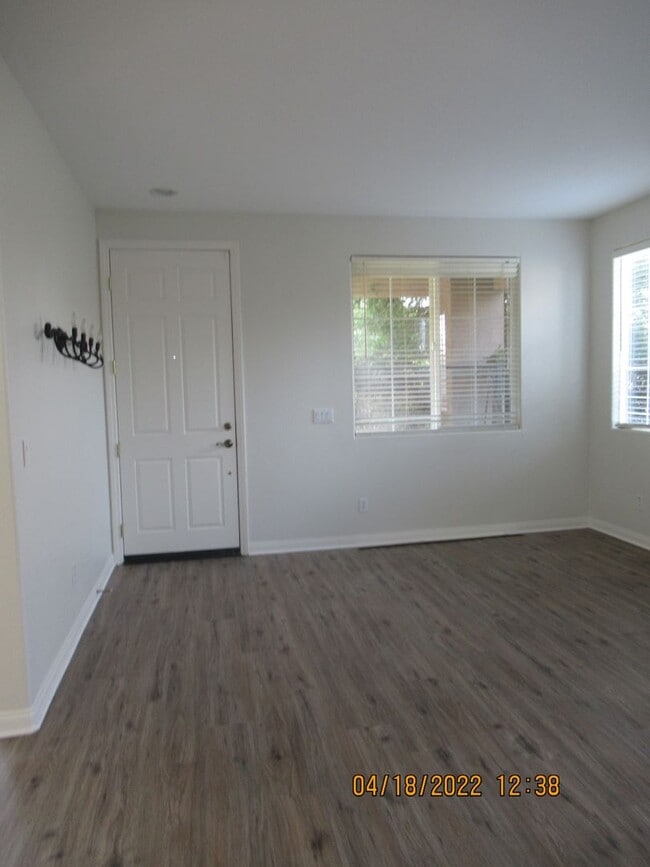 Building Photo - Crown Pointe Four Bedroom Home