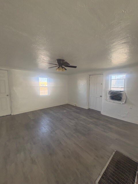 Foto del edificio - 502 Headingly Ave NW