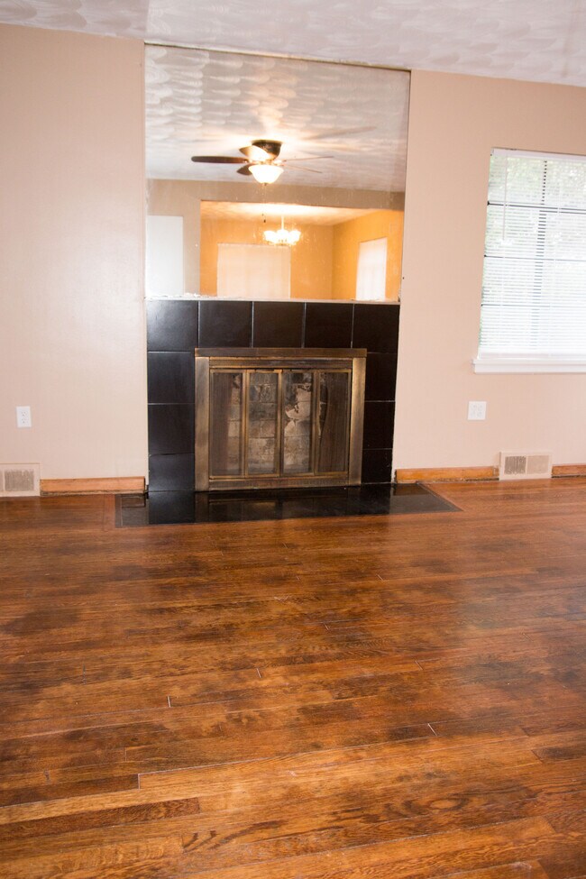 Foto del edificio - 1223 Greenbrier Rd