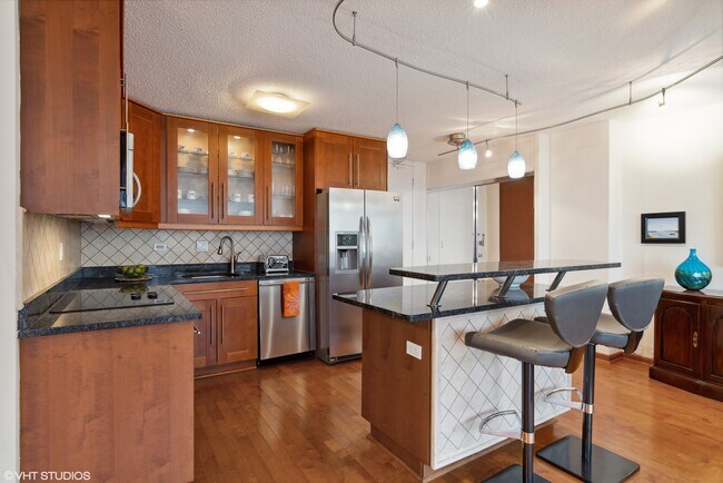 Foto del edificio - 330 W Diversey Pkwy