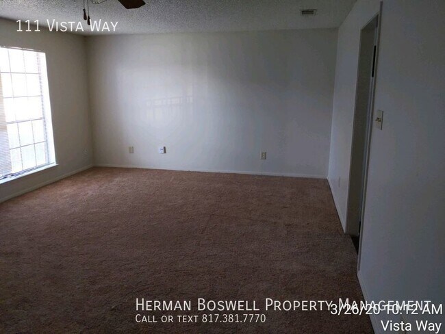 Building Photo - 111 Vista Way, Benbrook, TX  76126