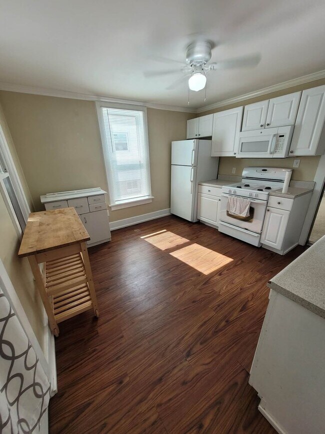 Foto del edificio - 3 Bedroom 1 Bath