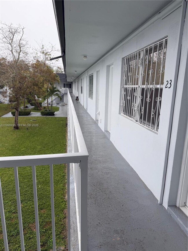 Foto del edificio - 4550 SW 67th Ave