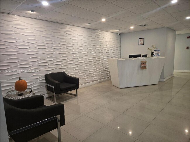 Building Photo - 1600 S Ocean Dr