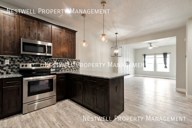 Building Photo - 323 N 725 E