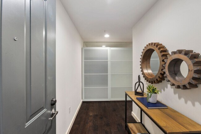 Foto del edificio - 2 Bedroom Condo in Overlook at Juanita Bay