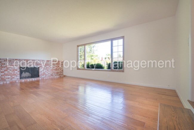 Building Photo - 350 Chatham Way