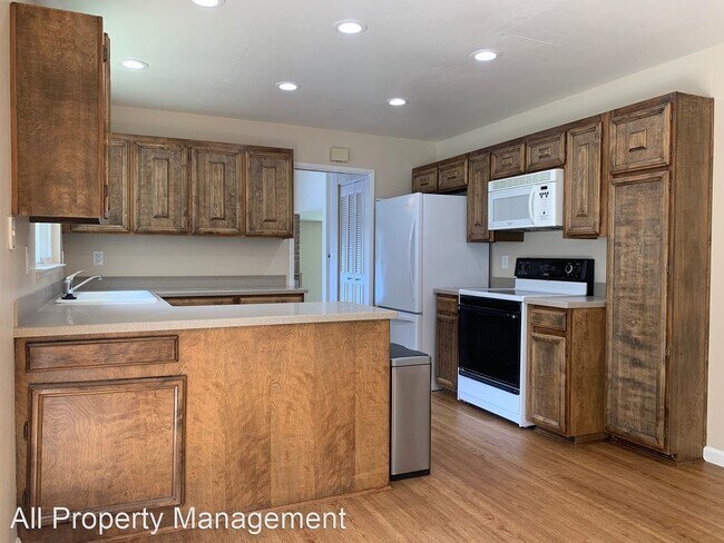 Foto del edificio - 3 br, 2.5 bath House - 12 Carleton Place