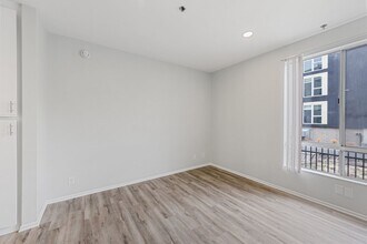Interior Photo - 845 S. Kingsley