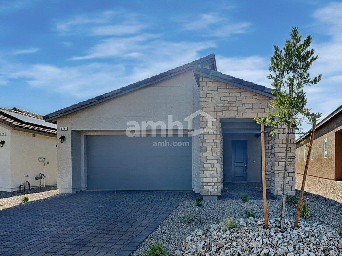 Primary Photo - 874 English Primrose St