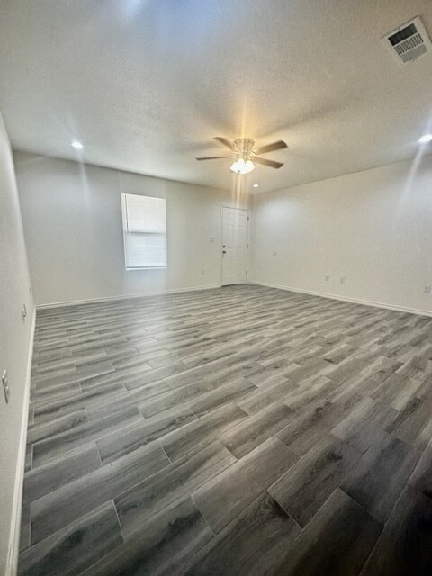 Foto del edificio - 3030 Lake Arthur Dr