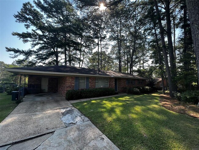 Building Photo - 355 Mont Vista Dr