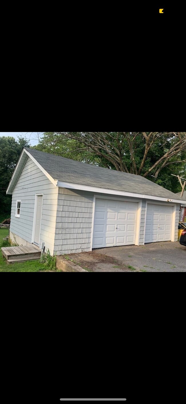 Building Photo - 63 Moran St
